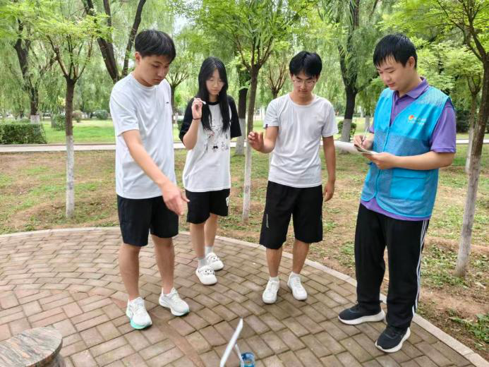 “废箱玩投壶 趣味学护水”活动.png