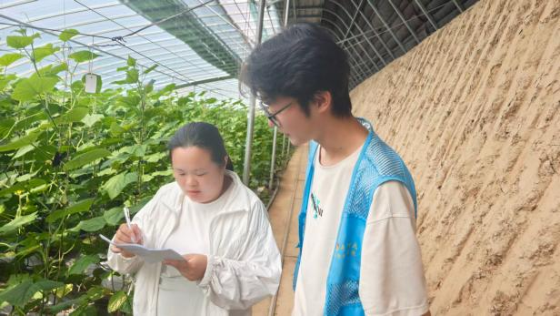 化学化工学院-研习党史铭记峥嵘传承薪火砥砺前行(1).png