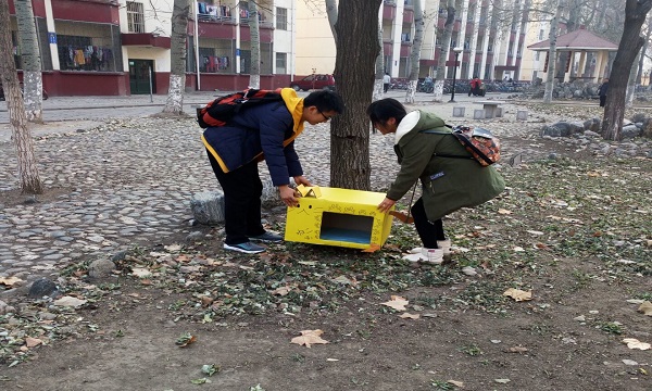 【外语】举办“宠爱有家 共享家园”活动.jpg