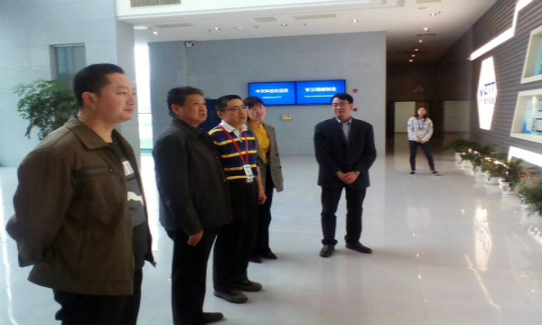 1511265610815034.jpg rencaishichang1.jpg