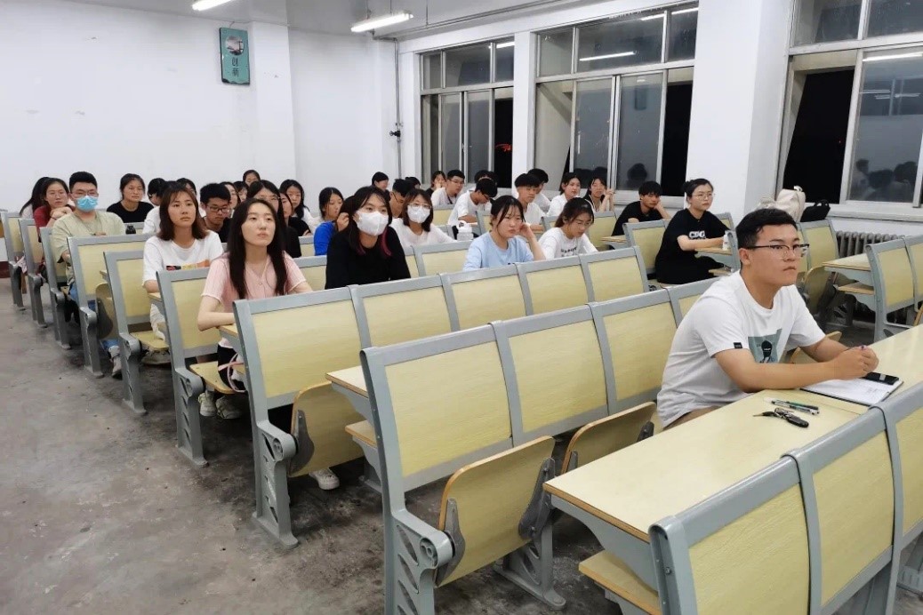 我校举办2021年大学生暑期社会实践培训班活动
